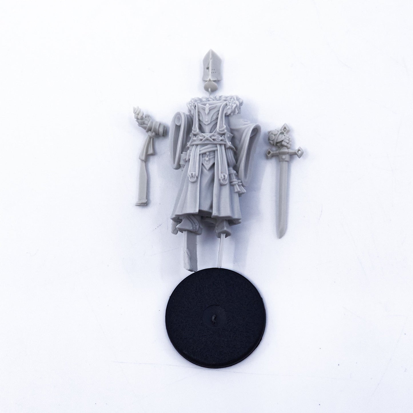 Hundred Kingdoms - Theist Priest (Resin) (05804) - Used