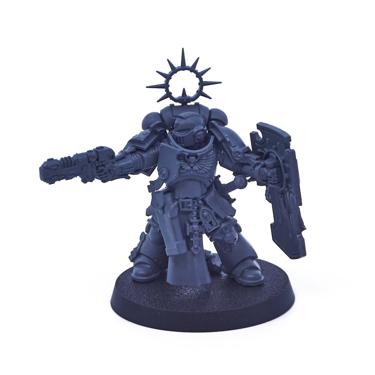 Space Marines - Lieutenant with Storm Shield (06153) - Used