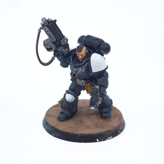 Space Marines - Primaris Lieutenant with Auto Bolt Rifle (01533) - Used