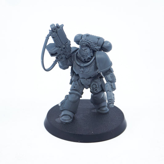 Space Marines - Primaris Lieutenant with Auto Bolt Rifle (01538) - Used