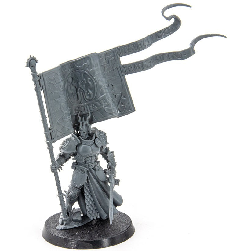 Stormcast Eternals Knight-Vexillor with Banner of Apotheosis (Dominion) ( DOM-01 ) - Used